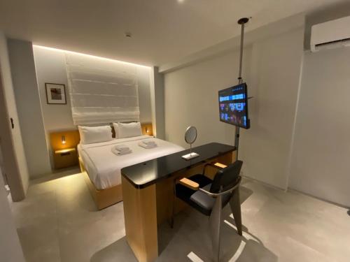 Athens Suite 101