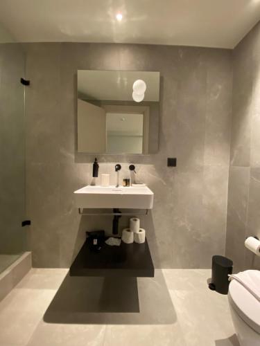 Athens Suite 101
