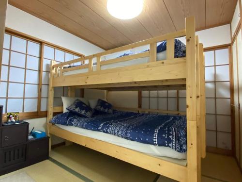 Shinjuku House 2min to Station - 4BR 9 Beds up to 12 Guests