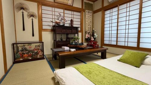 天下茶屋駅徒歩5分 120平米 和風一軒家 4寝室 8名 和室 空港直通