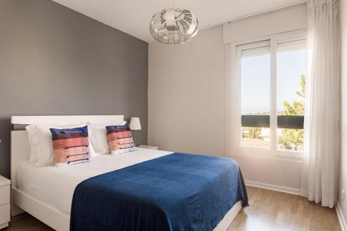 Cascais Prime 2BR with Balcony & Sea View