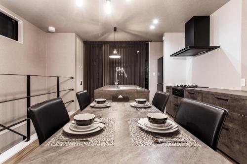 西九条 Villa deLuxe - 高端设计奢华2卧一户建 可住6人 USJ电车5分 极致舒适体验