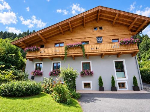 Apartment in Kitzbühel near Ski Lifts