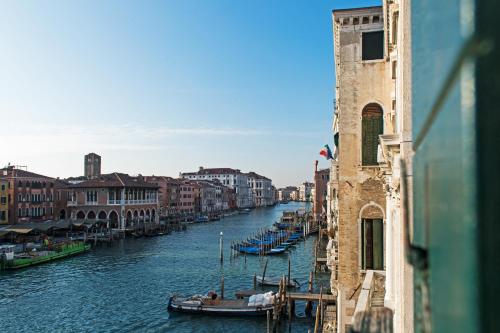 Locanda Leon Bianco on the Grand Canal photo 21
