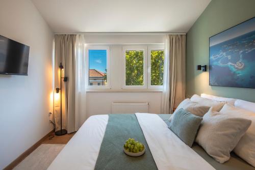 Arco - Elegant New Apartment - Free Parking
