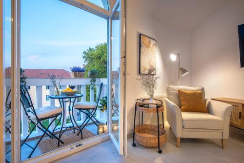 Arco - Elegant New Apartment - Free Parking