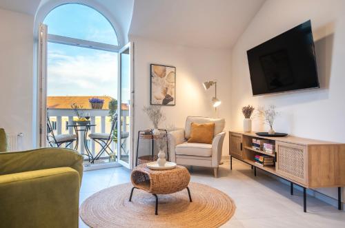 Arco - Elegant New Apartment - Free Parking