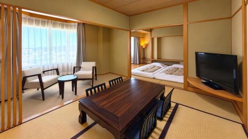 THE GRAND CASTLE NAHA SHURIJO by Hewitt Resort