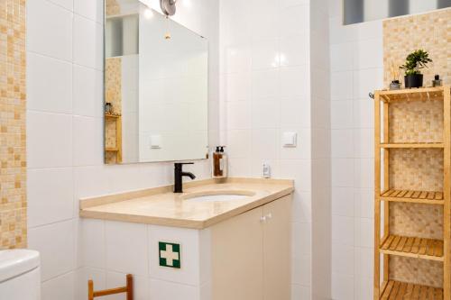 27 À GRAÇA, Free Private Parking and Balcony