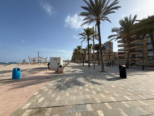 El Balcón del Mediterráneo con 3 dormitorios y piscina by Turihome