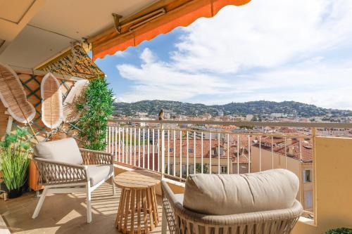 Upstays Elegant 50m2 1 Bedroom AC and Terrace