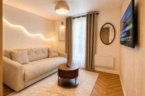 Cozy Parisian Hideaway Near Montparnasse