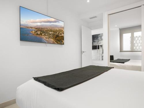 Modern 2 Bedroom Apartment, with Sea Views, in Playas del Duque - Puerto Banús