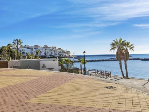 Modern 2 Bedroom Apartment, with Sea Views, in Playas del Duque - Puerto Banús