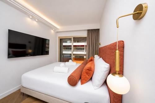 Renovated luxury 3-bedroom apt Cannes Croisette