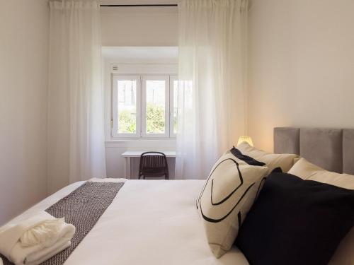 4D- Wake Up in Central Lisbon, Where History Meets Everyday Local Life