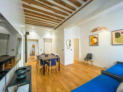 UrbanFlat 98 -Grand Appartement Centre de Paris pour 12 Voyageurs