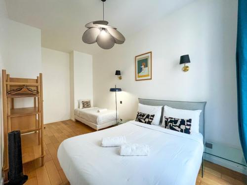 UrbanFlat 98 -Grand Appartement Centre de Paris pour 12 Voyageurs