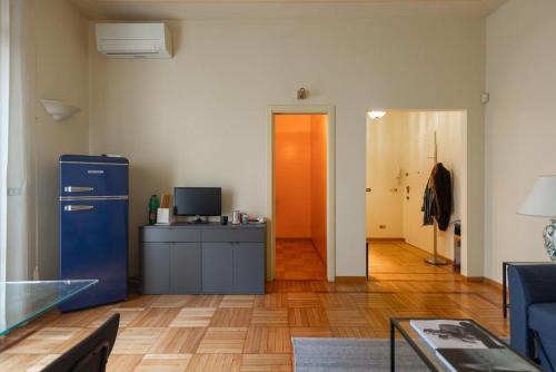 HOME Fontana Milano, Historic Residence with Panoramic Terrace, Guastalla Area