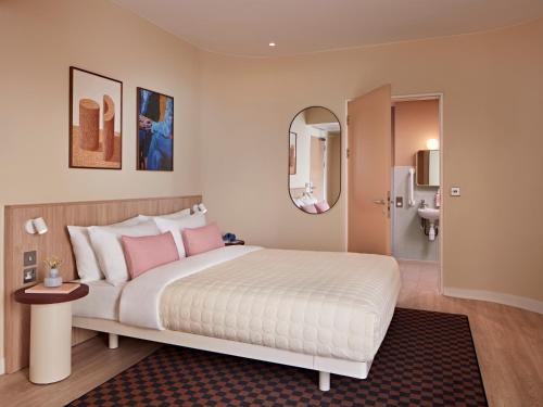 Medium Room - Accessible