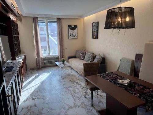 Historic Center Vienna Apartment w Free Parking