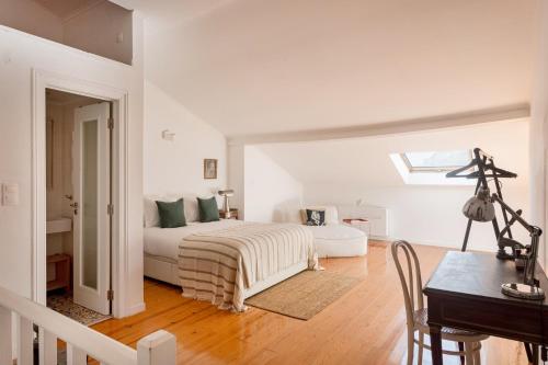 Alfama Duplex with River Views