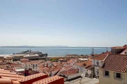 Alfama Duplex with River Views