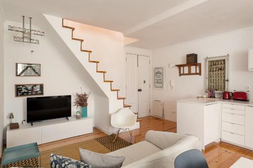 Alfama Duplex with River Views