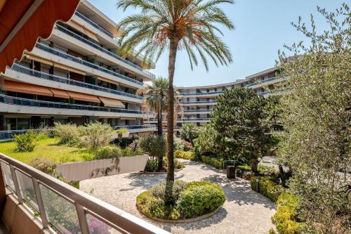 Renovated apartment in Les Belles Terres - sea view