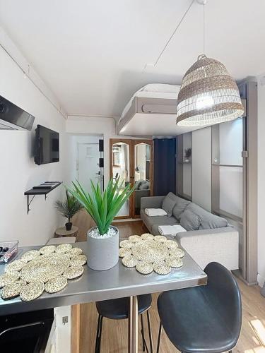 16 LYS - Lovely studio for two 10 minutes from the Croisette