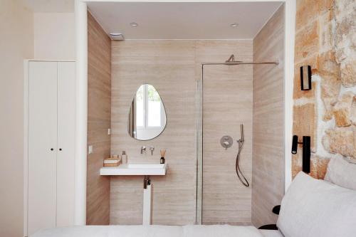 Appartement haut de gamme avec 2 salles de bains et climatisation au cœur du Marais