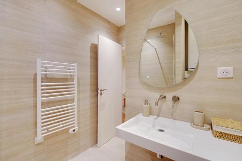 Appartement haut de gamme avec 2 salles de bains et climatisation au cœur du Marais