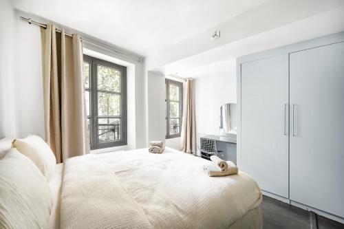 Elegant Parisian apartment, Place des Vosges