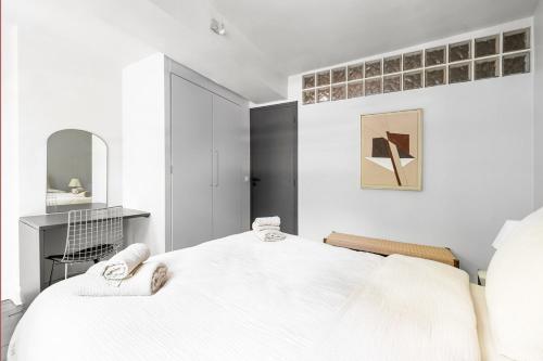 Elegant Parisian apartment, Place des Vosges