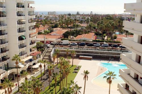 Top Location 3BR , 2BR, communal pool