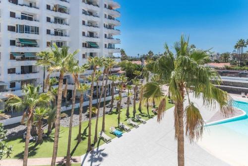 Top Location 3BR , 2BR, communal pool