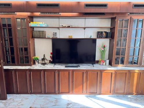 Historic Center Vienna Apartment w Free Parking