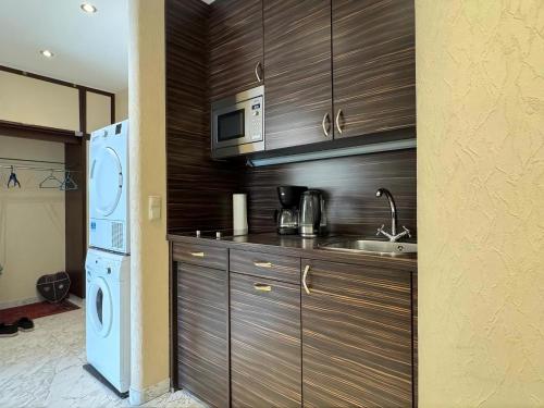 Historic Center Vienna Apartment w Free Parking