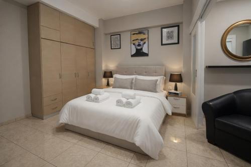 Piraeus Studio Royal No 1