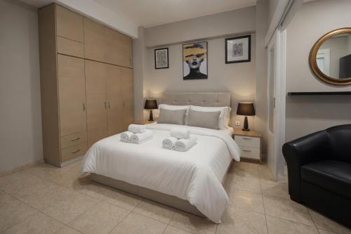 Piraeus Studio Royal No 1