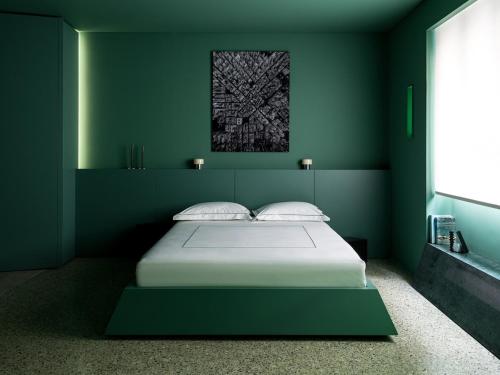 Design Led Emerald Suite II Prime Syntagma Location