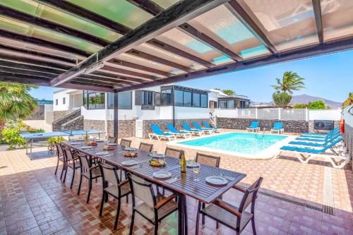 Villa Alvaro Dos by Villa Plus