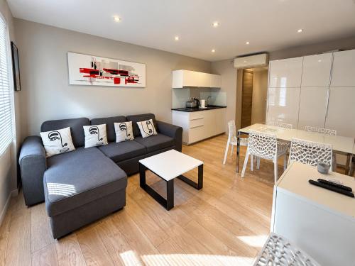 Stylish 2 Bed Apartment 1 Min to Palais & Beach