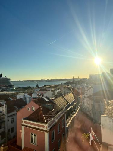 Lisbon Duplex Alfama, River Views