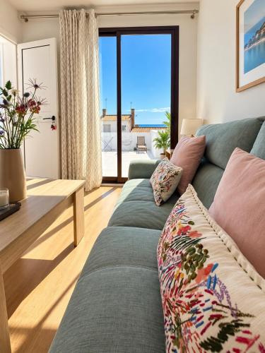 2 bedrooms and 2 suny terraces