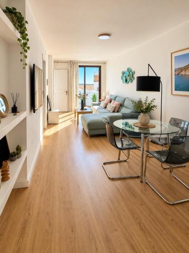 2 bedrooms and 2 suny terraces