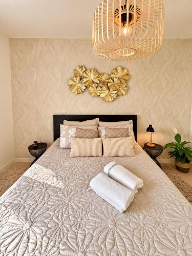 2 bedrooms and 2 suny terraces