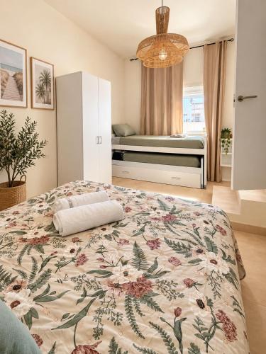 2 bedrooms and 2 suny terraces