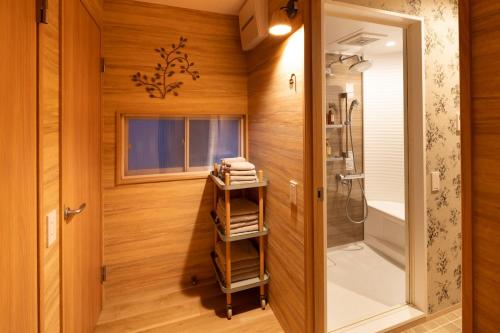 Tree Village201 Spacious stay near Nanba and USJ