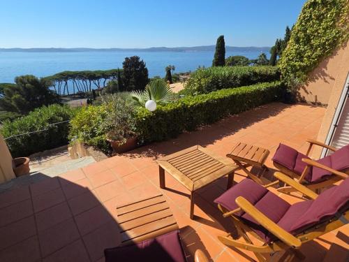 Appartement 3 pièces climatisé, piscine, accès plage, vue Golfe de St Tropez